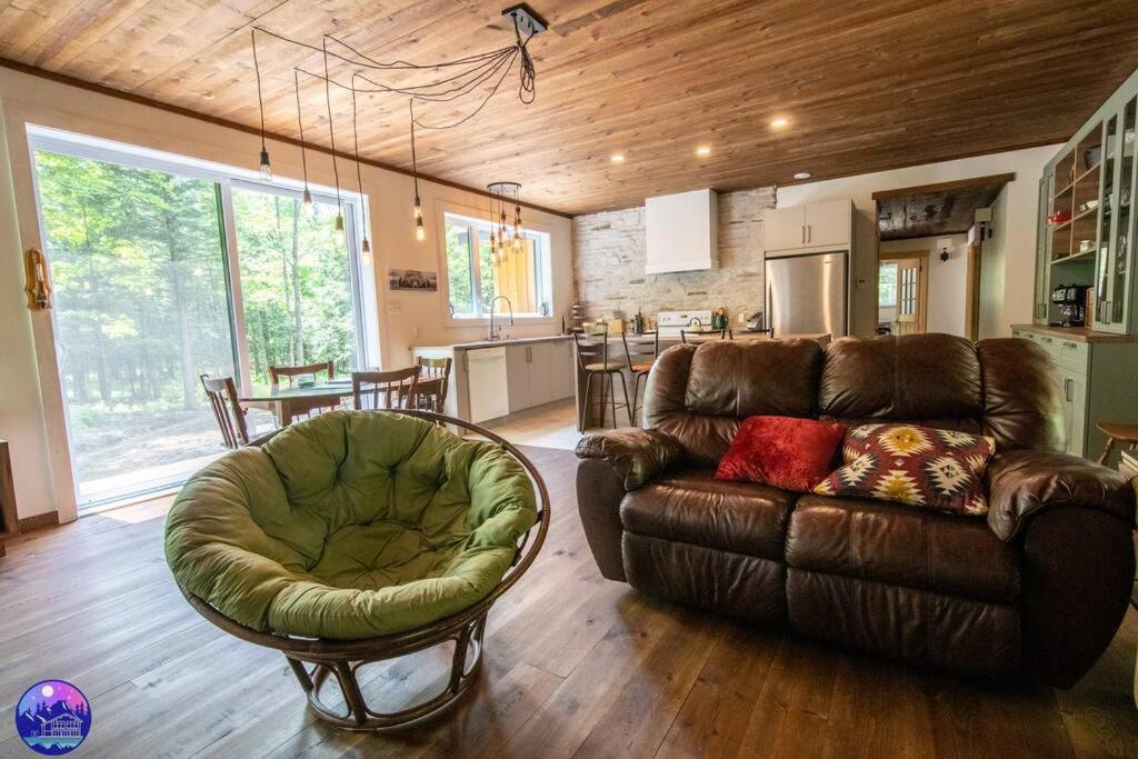 Chalet Deschamps- Spa- Chien Accepte- Nature- Estrie Mansonville Экстерьер фото